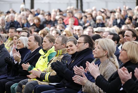 Kronprinsessan och Prins Daniel närvarade vid Stockholms stads minneskonsert i Kungsträdgården. 