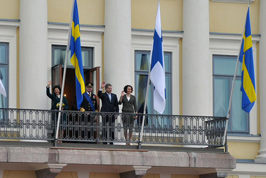 Kungaparet och presidentparet vid mottagningsceremonin på Presidentens slott.