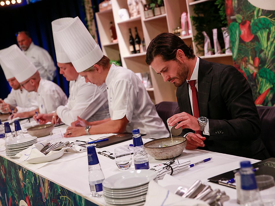 Prins Carl Philip vid finalen i Årets kock 2020.